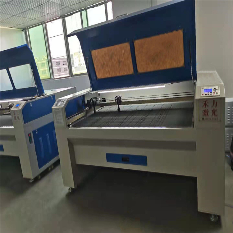 激光切割裁剪机