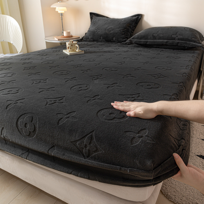 Mason Cross-border Thickened Milk Fleece Bed Cover Coral Fleece Bed Cover fleece-lined Three-piece Protective Cover Winter Non-slip Bed Sheet