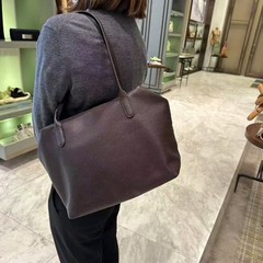 女性のためのニッチなハイエンドバッグ 2025 新しい本革第一層 The*Row 大容量ボウリングバッグハンドバッグ