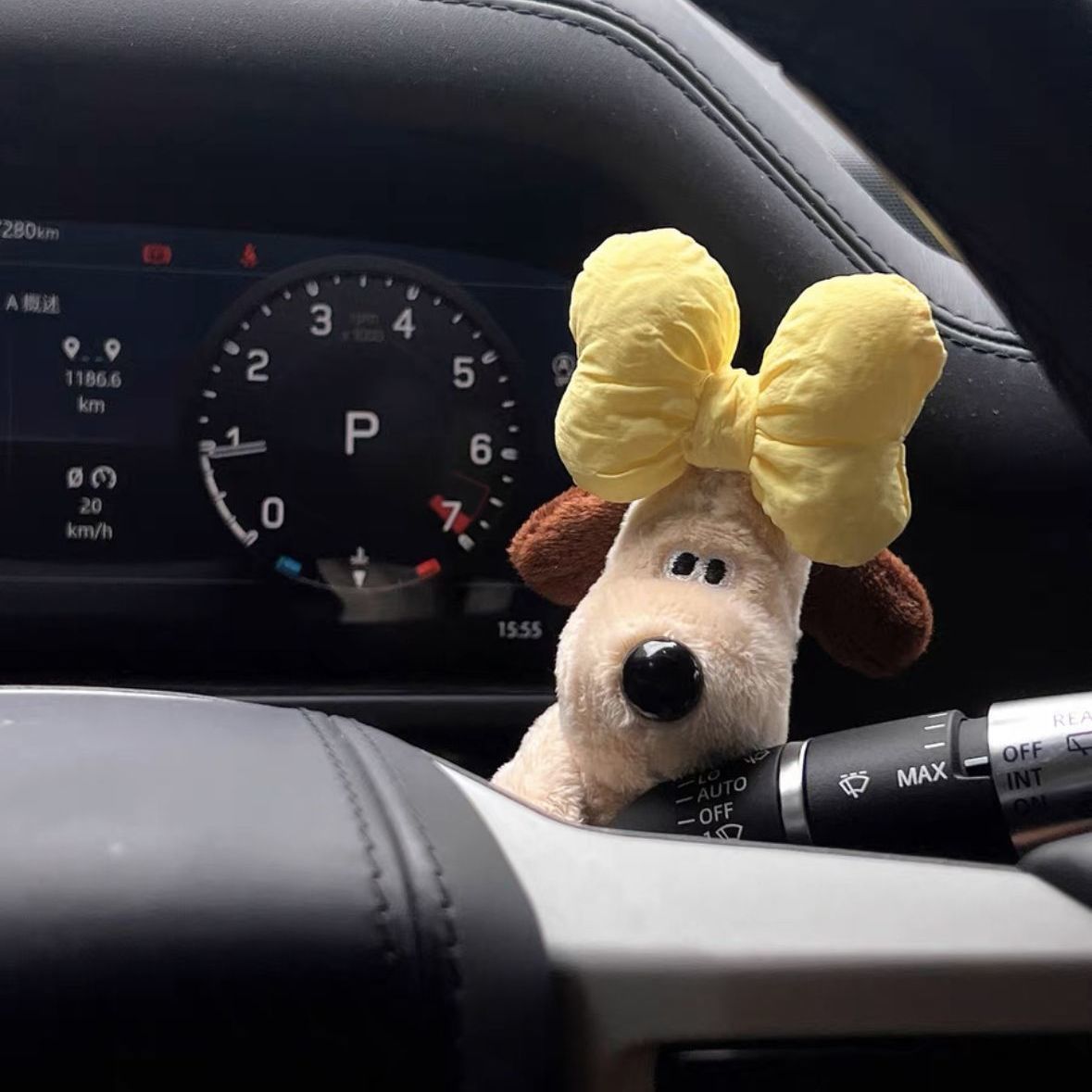 Car Fender Interior Decoration Ornaments Cute Bear Leader Dog Car Fender Wiper Decorative Doll