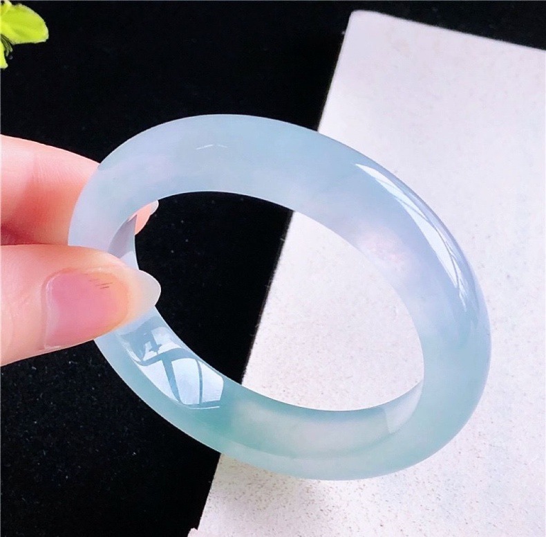 Vòng tay ngọc bích tự nhiên Myanmar cao cấp – đường kính trong 51–65 mm chi tiết 6