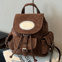 �n��С���ļ�2025�¿�r���p���Ů���ֵ���������r�����ᱳ��