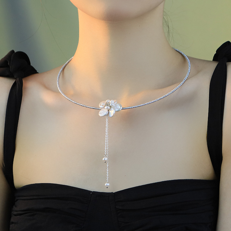 Diseño original de flores de perlas naturales, collar de anillo, lujo ligero, versátil, collar de clavícula de alta calidad.