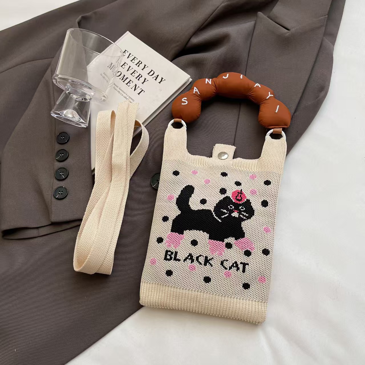 검은 고양이