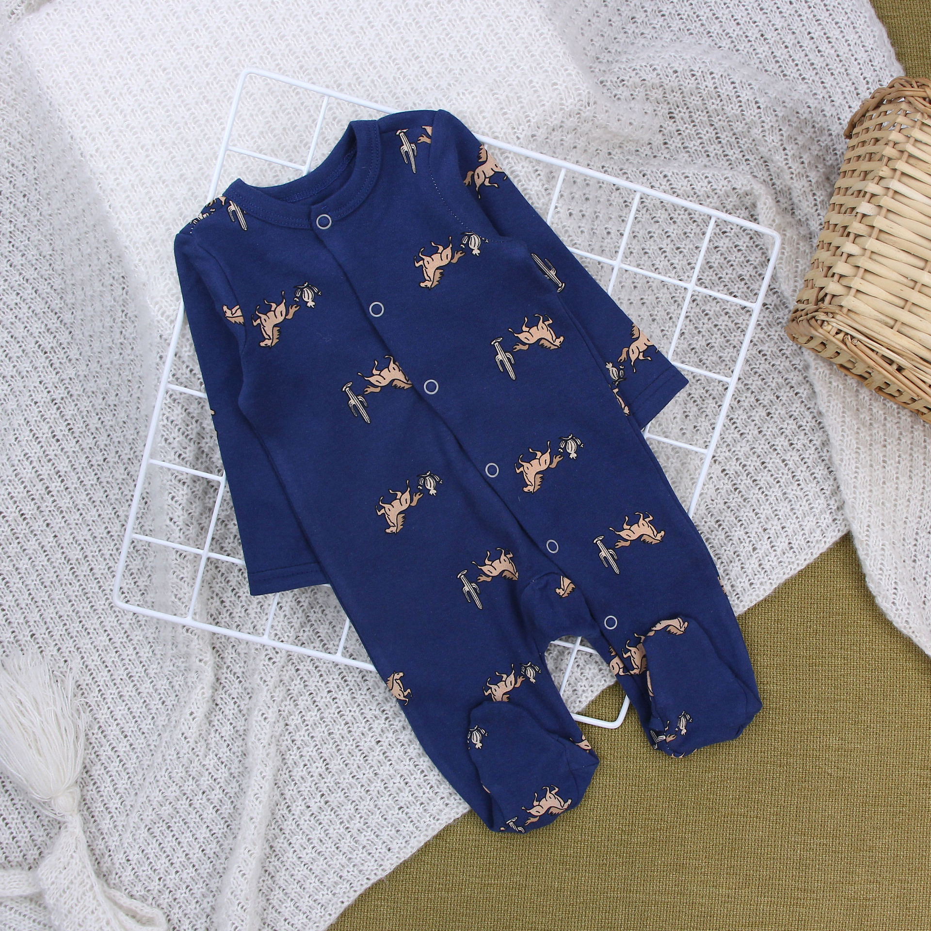 Bebé de manga larga camiseta de primavera recién nacido camiseta de caballo, ropa de bebé de cuatro estaciones pijamas