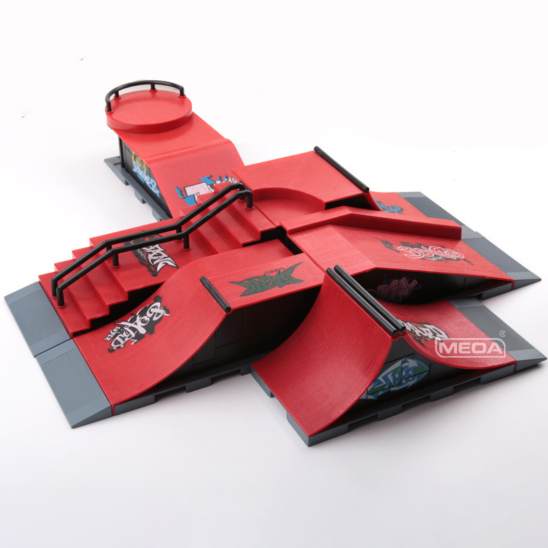 Los accesorios creativos del modelo de campo de patineta de dedos del puesto se ensamblan 6 en 1 para descomprimir los juguetes infantiles exportados a través de las fronteras.