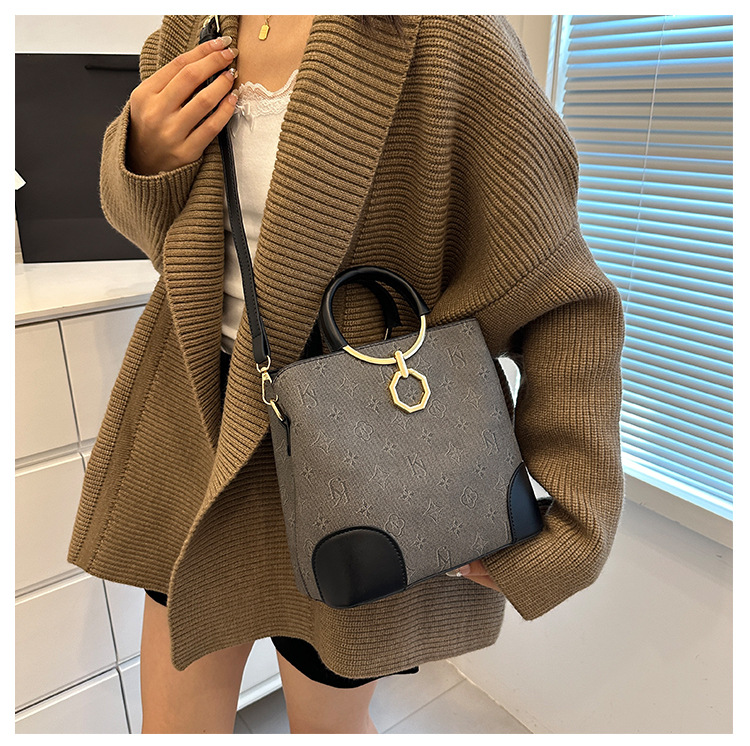 1029g Weight Polyester Lining Material Zipper Closure Type Single Shoulder Strap Strap Type Crossbody Bag Bags Type Casual, Daily, Shopping Occasion Pu Leather Material Letter Pattern All Seasons Season Women's Gender Classic Style Style Bucket Shape Women's Pu Leather Letter Classic Style Bucket Zipper Crossbody Bag 14