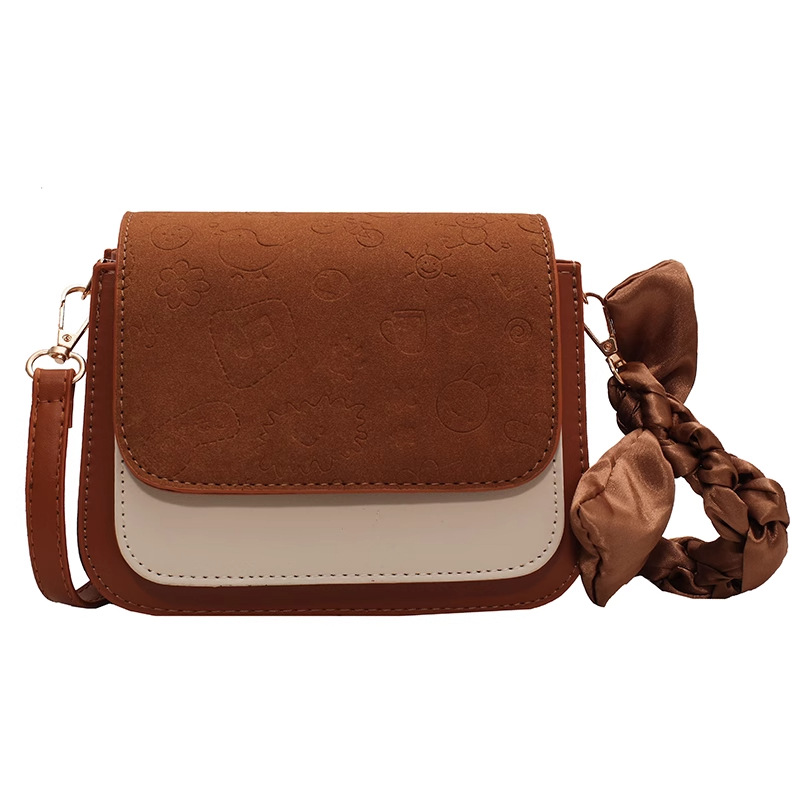 Borsa a tracolla da donna in materiale opaco elegante versatile_voghion.com