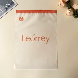 塑料服装袋;塑料自封袋;其他塑料薄膜