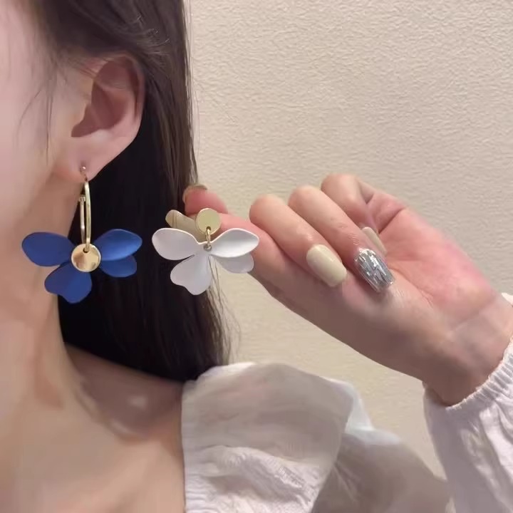 2025新款高级感哑光花瓣耳坠女不对称小众设计感耳环夸张春夏耳饰|undefined