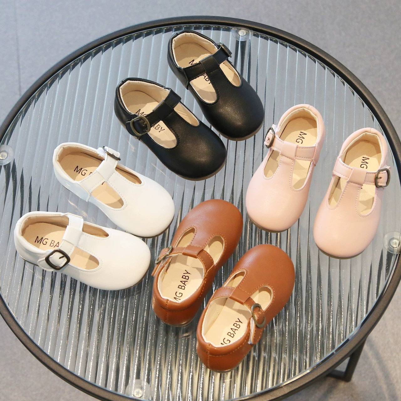 Детская Маленькая кожаная обувь в британском стиле, Т-образная обувь для мальчиков и девочек, детская обувь на крючках и петлях, Весенняя и Осенняя детская обувь оптом