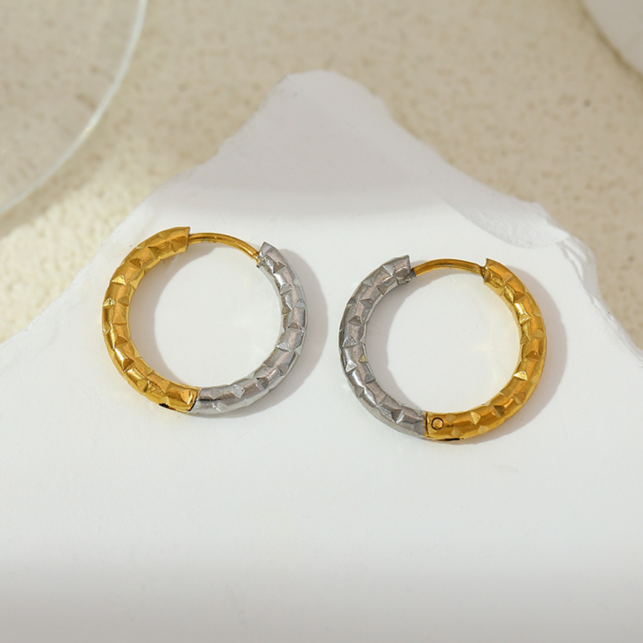 Moda transfronteriza europea y americana de acero inoxidable color aretes redondos pendientes irregulares joyas de acero de titanio joyas al por mayor