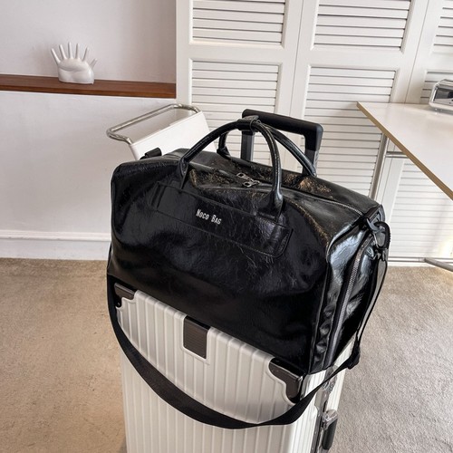 新款短途旅行包男士大容量出差旅游行李袋运动健身包女厂家直销