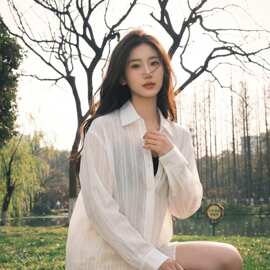 法式高级感肌理感白色长袖衬衫女秋夏防晒衫翻领宽松显瘦通勤衬衣