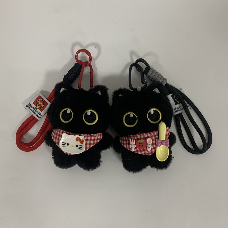 可爱呆萌围兜大眼黑猫情侣创意毛绒玩偶包挂件小白猫车钥匙扣挂饰|undefined