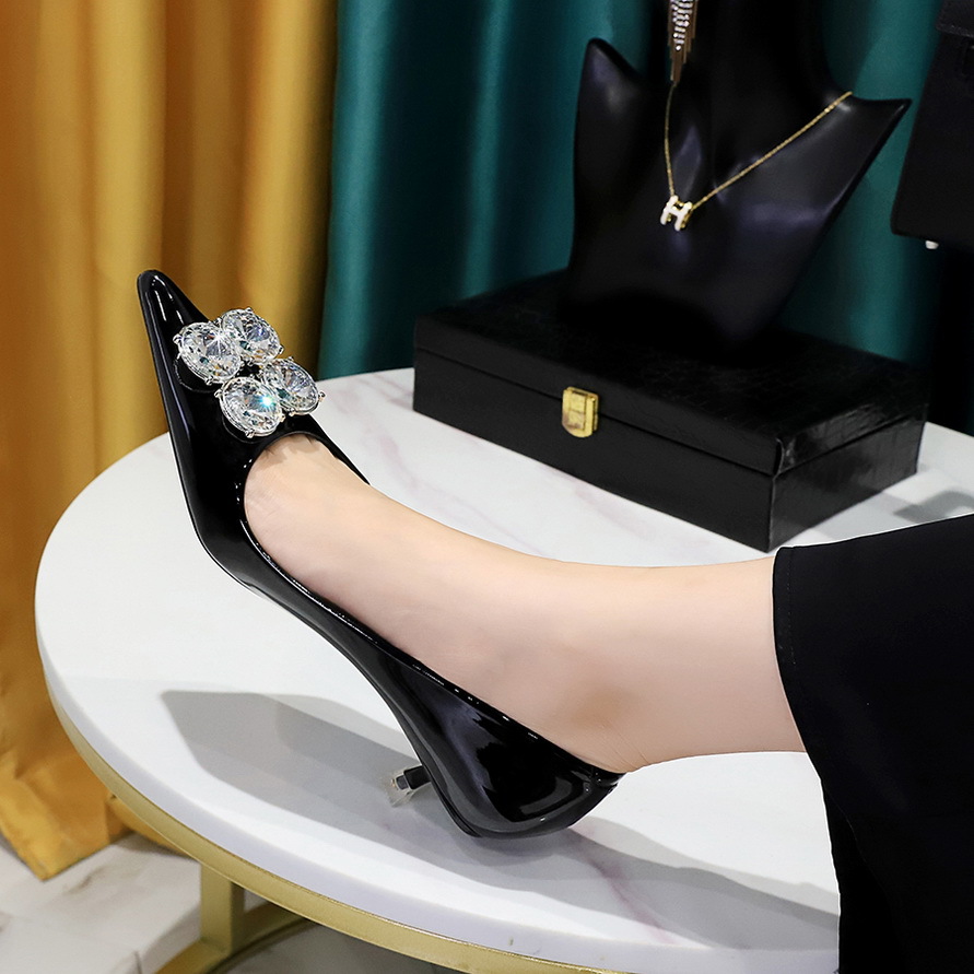 237-K59 Korean Style Fashion Party Women's Thin Mid Heel Slimming Patent Leather Shallow Mouth Pointed Toe Metal_vogvips.com