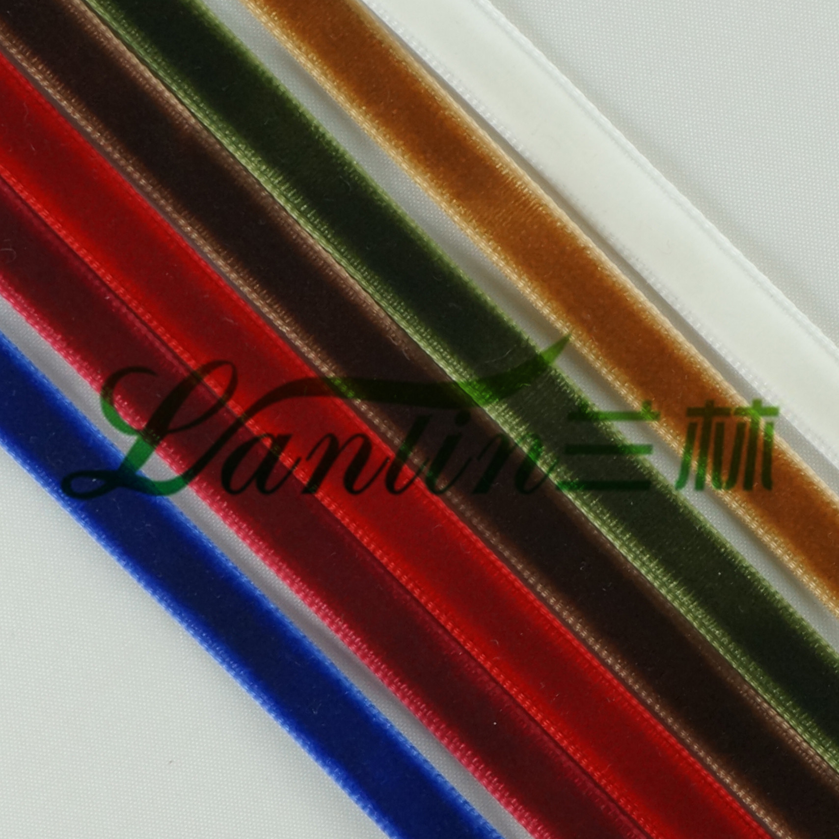 Cinta flocada de terciopelo de una cara Cinta Accesorios de bricolaje Collar de clavícula Material de la correa del cuello Cinta de terciopelo Multicolor