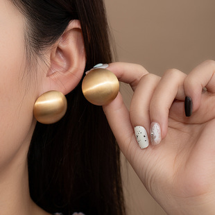 �߼��н�ɫ���z�y��A�ζ��Ů�r��ͨ�ڎ׺ζ��h�䵭�L���s���
