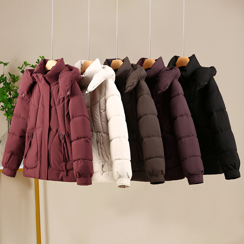 Área de algodón corta para mujeres en 2025 nuevo tipo desmontable ocio universal suelto y delgado invierno grueso chaqueta de pan