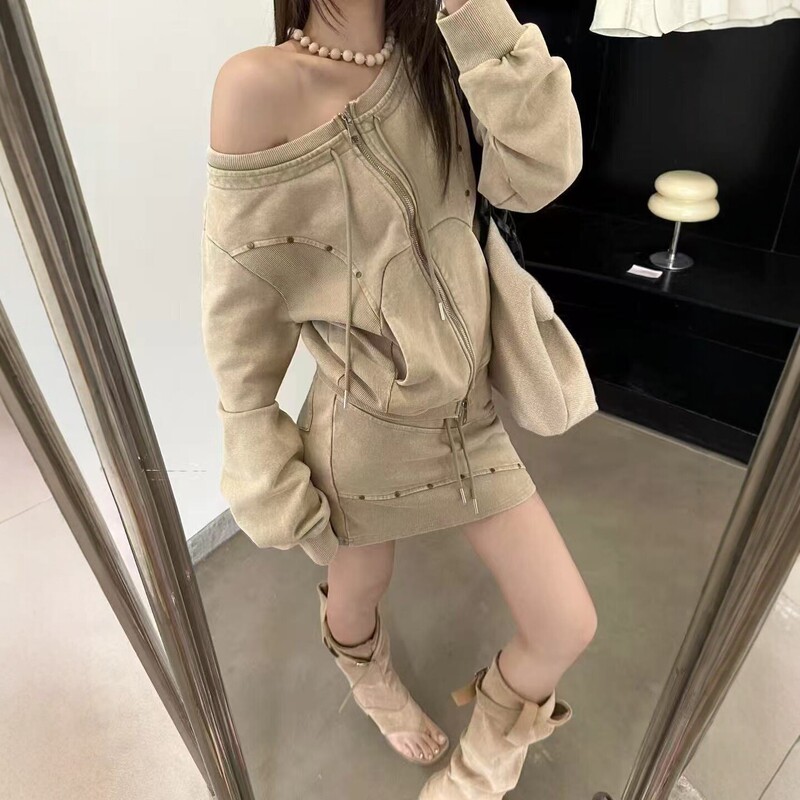 2026 New Style Off-The-Shoulder Zipper Design Sweatshirt and Short Skirt Set for Women, Fashionable Casual Two-Piece Set for Spring and Autumn 2026 New Style Off-The-Shoulder Zipper Design Sweatshirt and Short Skirt Set for Women, Fashionable Casual Two-Piece Set for Spring and Autumn