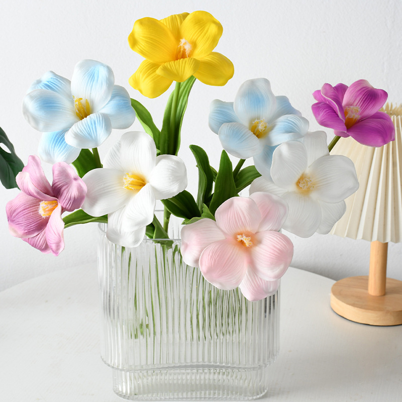 Flores de simulación brown pu tulipán boca abierta sonriente tulipán flaps sensación humectante de boda superior transfronteriza