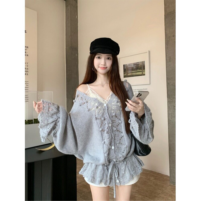 Knitted cardigan top, new style with a relaxed fit, featuring a drawstring design, autumn crochet pattern, loose fit, and versatile hollow-out details for 2026 Knitted cardigan top, new style with a relaxed fit, featuring a drawstring design, autumn crochet pattern, loose fit, and versatile hollow-out details for 2026