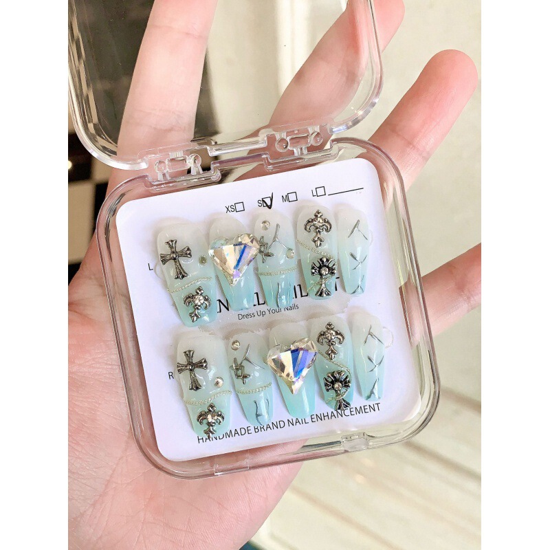 [Original Real Shot] Purely Handmade Wearable Nails Internet Celebrity Xiaohongshu's Same Style Nail Art Patch Crow Medium-Length Nails