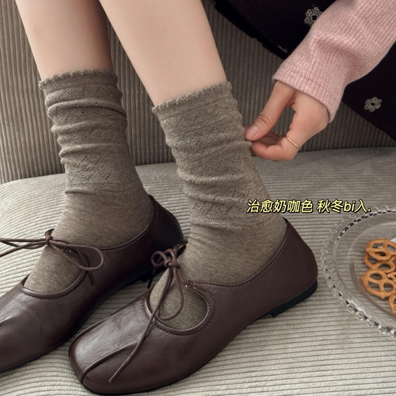 Women's mid-calf socks, autumn collection, in a beautiful chestnut brown color, featuring a ruffled design, suitable for Japanese-style Birkenstock sandals, long socks, and Mary Jane shoes, made of cotton