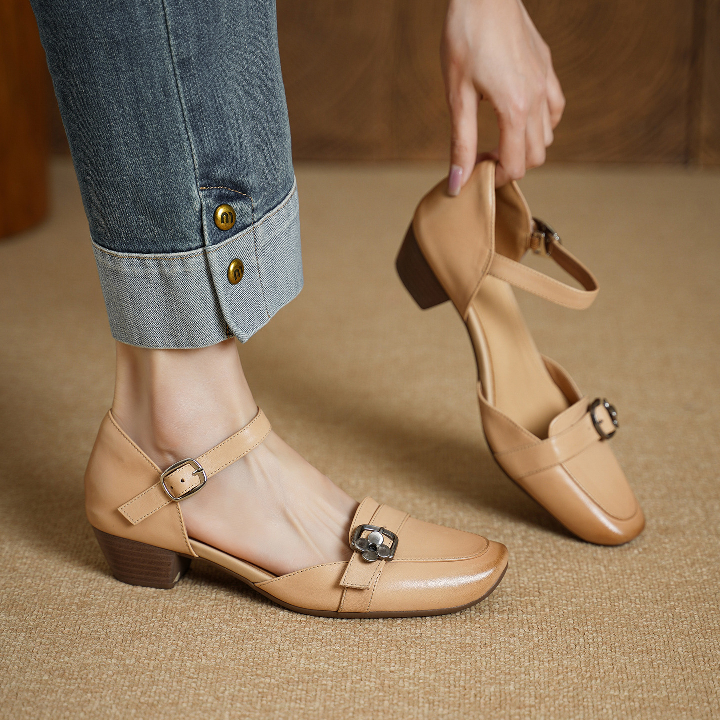 Sandal nữ gót thấp 3,5 cm đầu vuông quai ngang có khóa, phong cách thanh lịch — màu trắng ngà