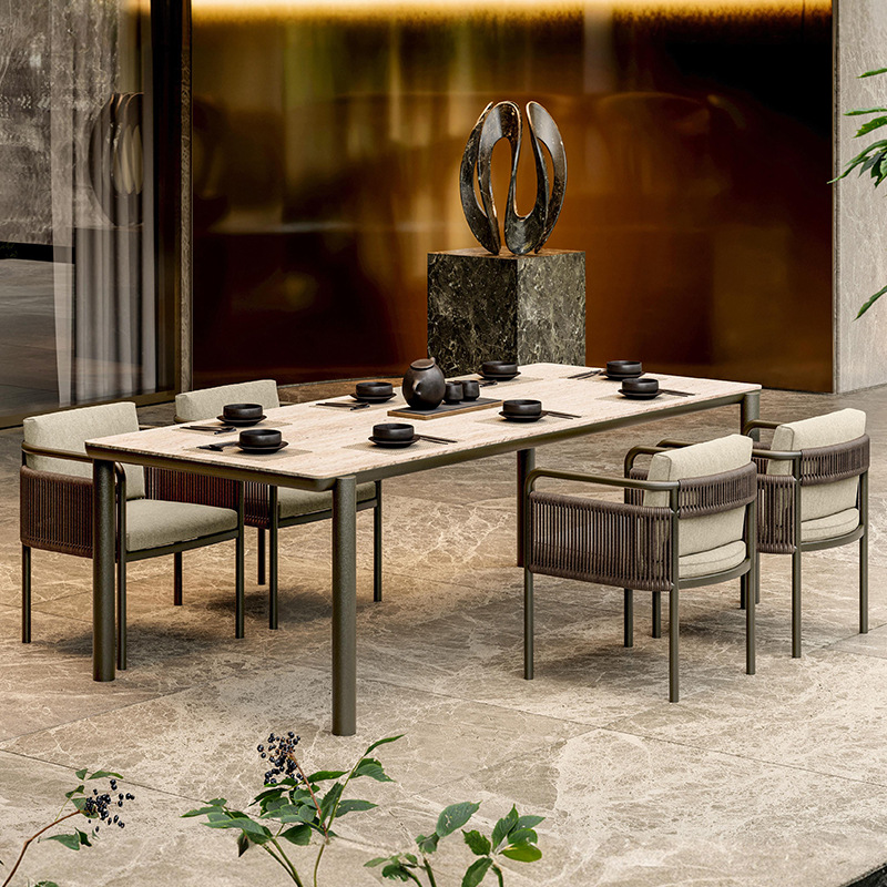 Mesa y silla de ocio al aire libre patio jardín al aire libre muebles impermeables y protectores solares alojamiento residencial hotel chalet percha combinación de silla de caña