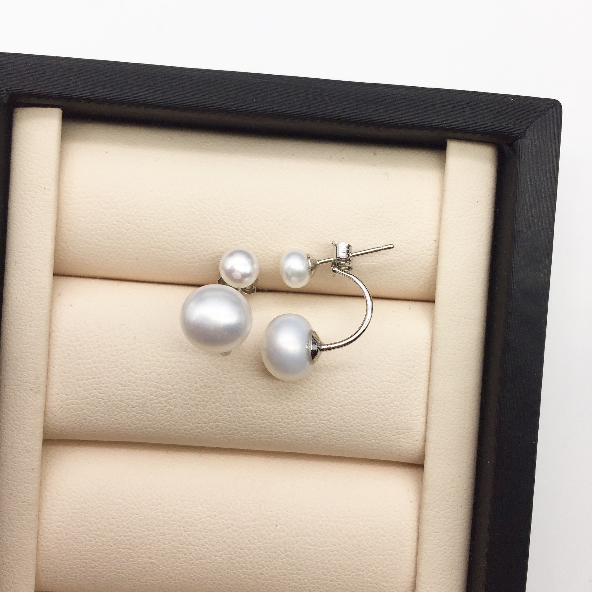 �������ÿ���̿���ʱ�к���һ�����Ȼ��ˮ�޺˺�����ͷ�������