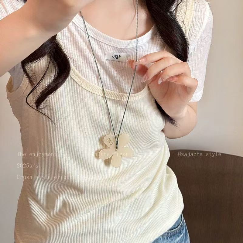 64#White flower necklace