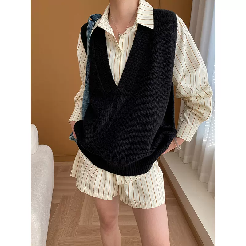 司南 北欧叠穿风 时髦大V领廓形粗针织马甲2025秋冬新款 SN5123