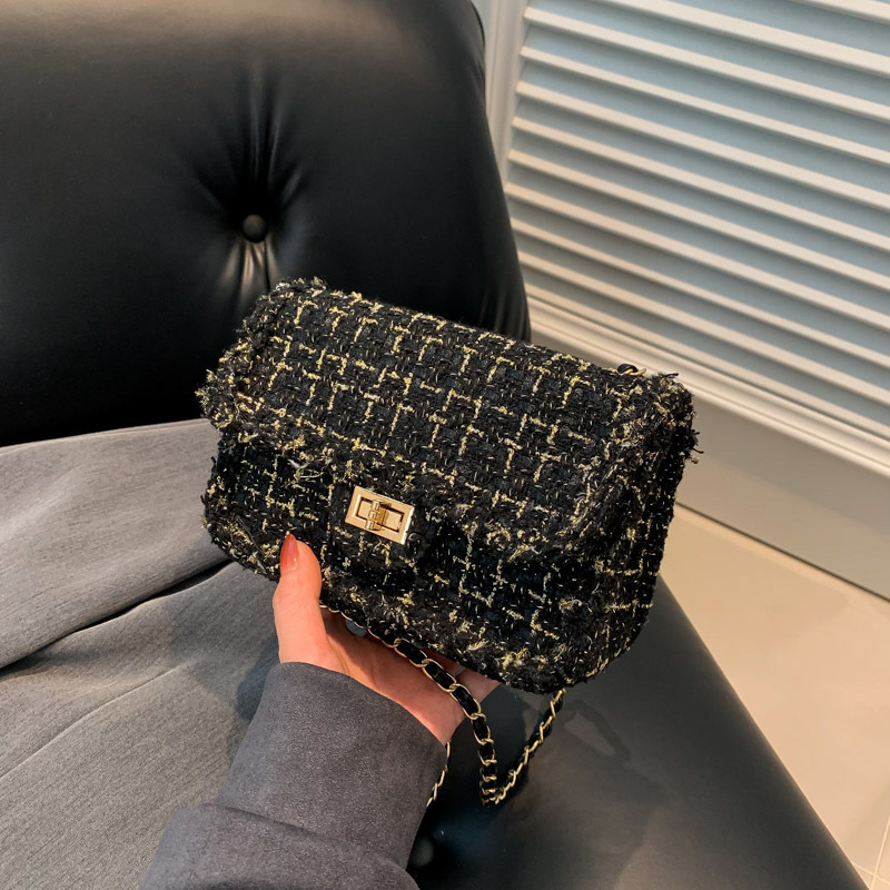 Autumn and Winter Woolen Contrast Color Bags for Women 2023 New Fashion Casual Plaid Trendy Chain Small Square Bag Simple Shoulder Bag