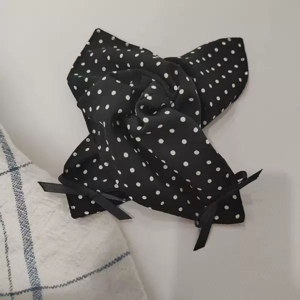 Black scarf