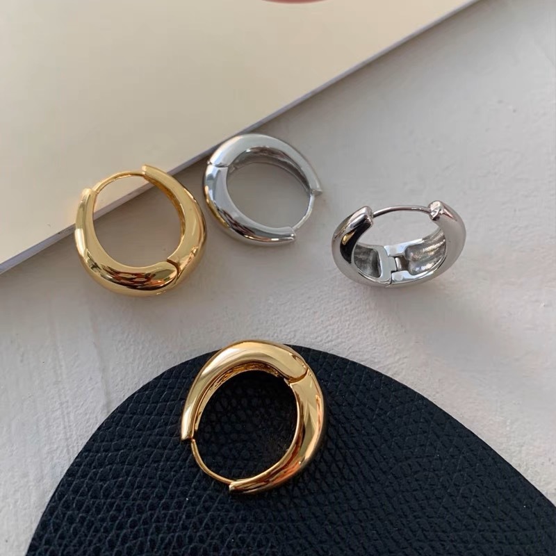 금속 서클 귀걸이 2023 새로운 트렌디 한 틈새 디자인 센스 고급 이어 링 티타늄 스틸 패션 레트로 귀걸이 여성용