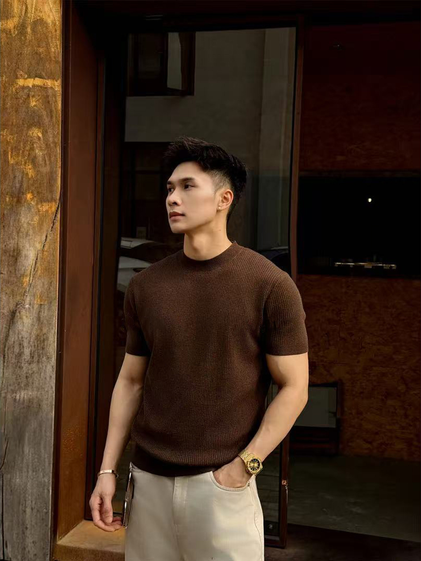 Brown / M