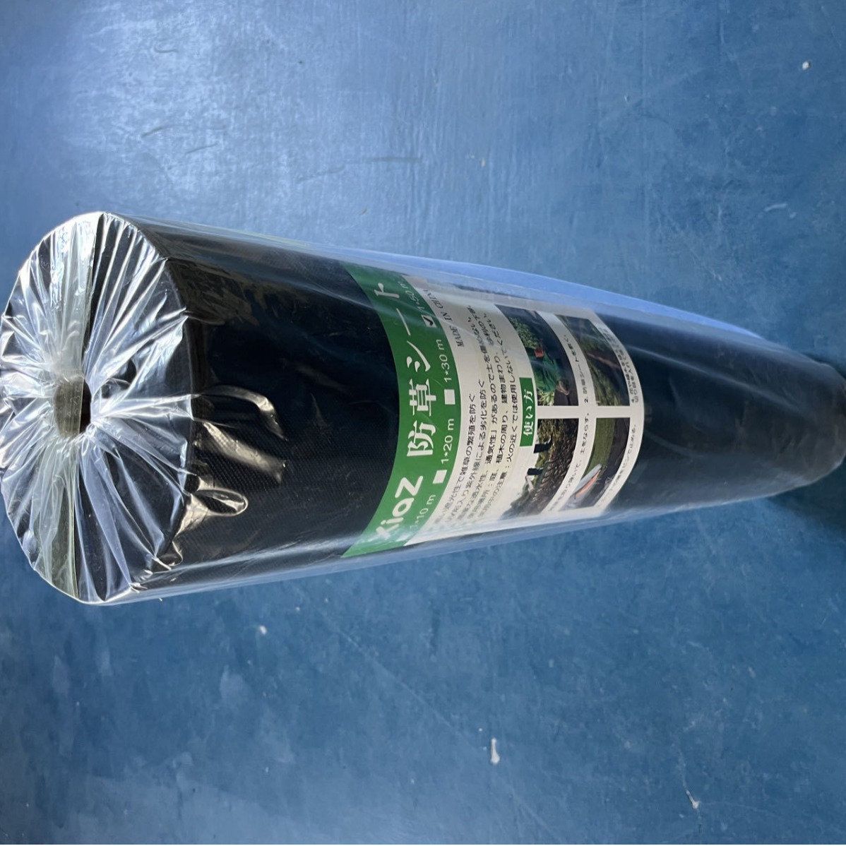 日本市场热销卷状黑色绿色防草布套装，配有地钉垫片庭院园艺工具