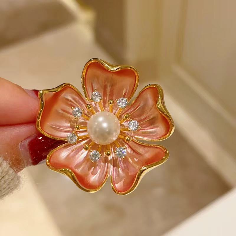 Camellia Brooch with a High-End, Luxurious Feel, Super Beautiful Enamel-Painted Floral Design, Anti-Exposure Pin for Women