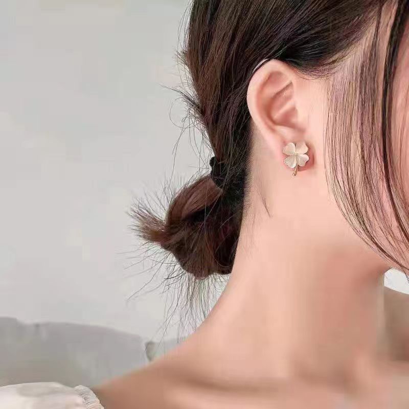 Women's Gender Inlay Design 1 Pair Sweet Leaf Flower Inlay Alloy Cat's Eye Stone Ear Studs