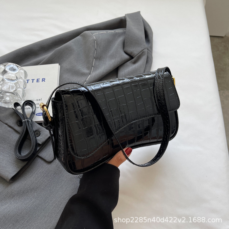 Bolso de hombro con hebilla magnética de nuevo estilo de alta calidad para viajar al trabajo, bolso de mujer simple de moda, bolso de axila, portátil diagonal