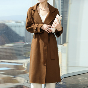 ����ɫˮ���y�p����q����Ů���L��߶˕r�����b�I������ë������