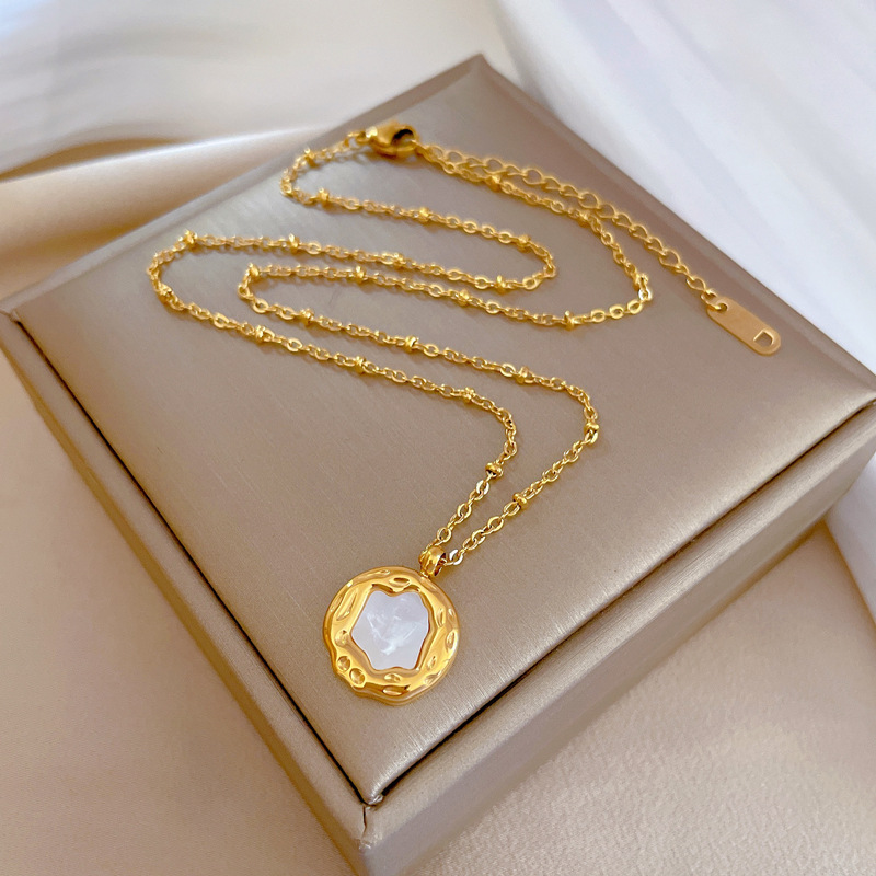 Minimalist Irregular Shell Necklace In Real Gold For Women_voghion.com