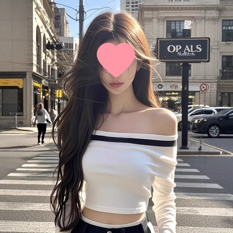 Unique and Chic White Sweet and Spicy One-Shoulder Crop Top for Women with a Designer Feel, Niche Style, Slim Fit, Super Stylish, and Exposed Midriff
