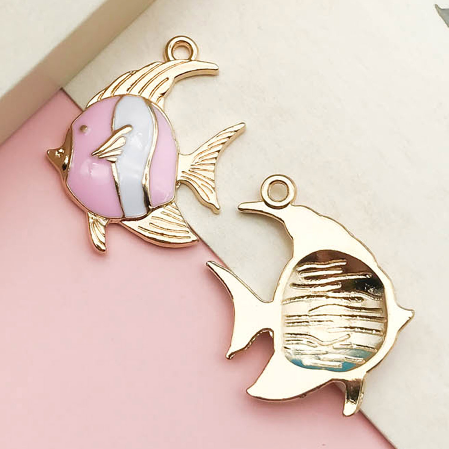 1 Rosa Conchas sirena flor conejo aleación gota colgante de aceite simple joyería material fábrica al por mayor