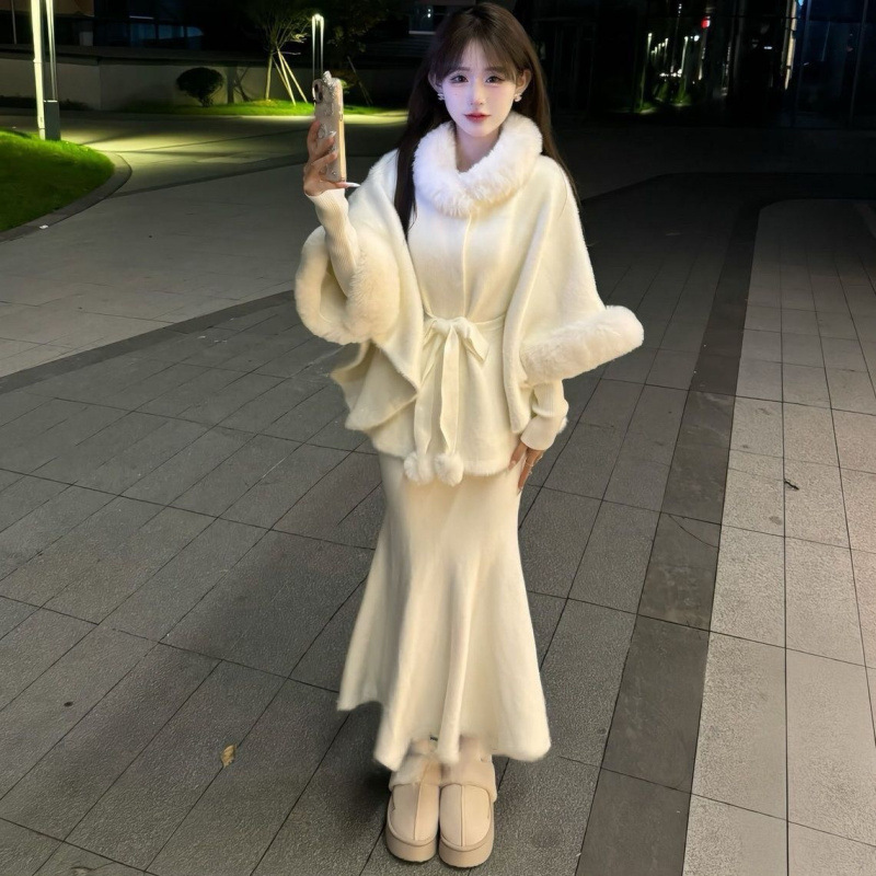 社会女秋冬网红新款气质斗篷大衣小香风外套+针织鱼尾半身裙套装|undefined