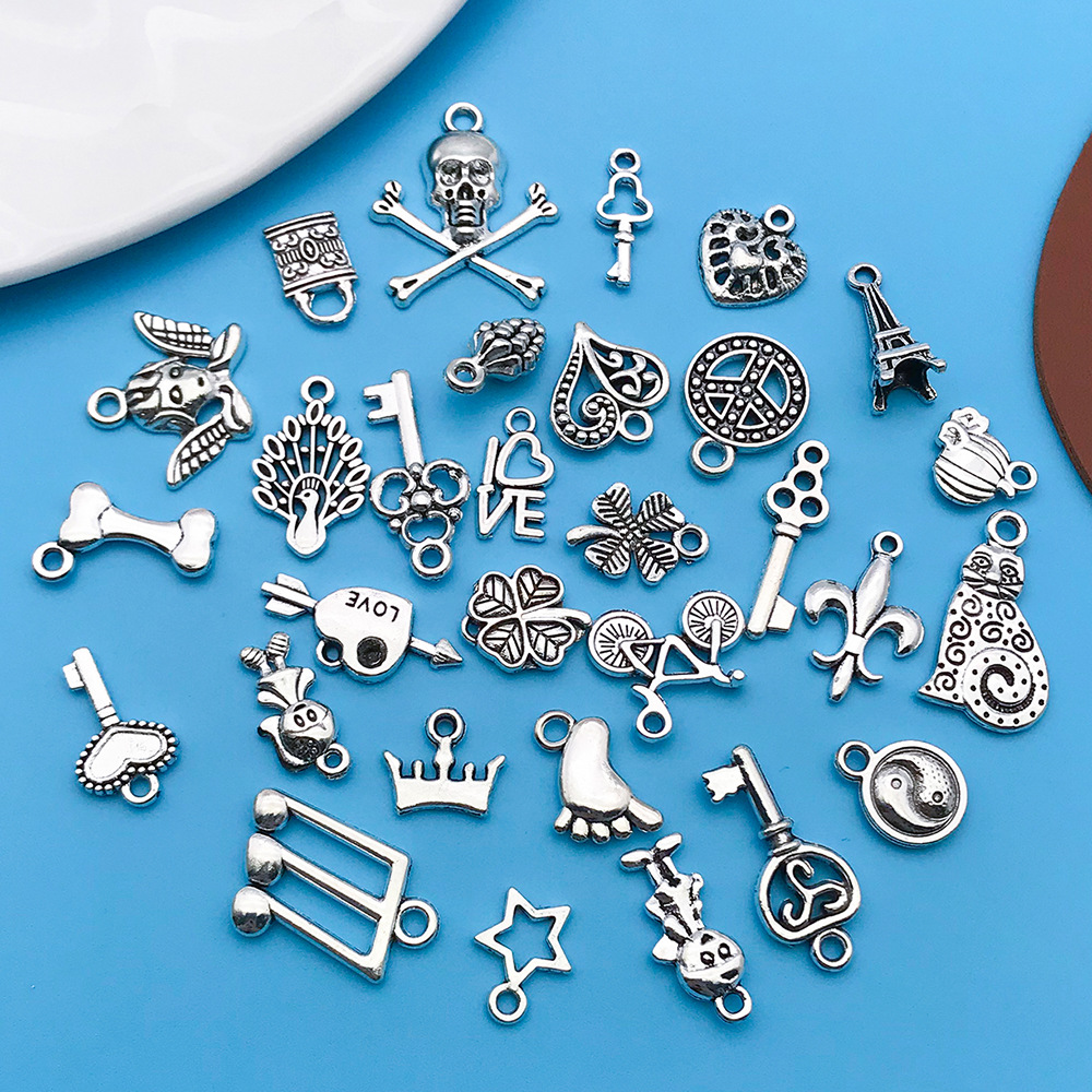 2g Weight Pendant Jewelry Making Type DIY Jewelry Accessories Classification 1 Piece Quantity Alloy Material Letter, Star, Crown Pattern Elegant Style 1 Piece Alloy Letter Star Crown Pendant 2