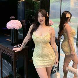 纯欲风海边度假网纱碎花收腰吊带连衣裙微胖显瘦女装显瘦包臀裙