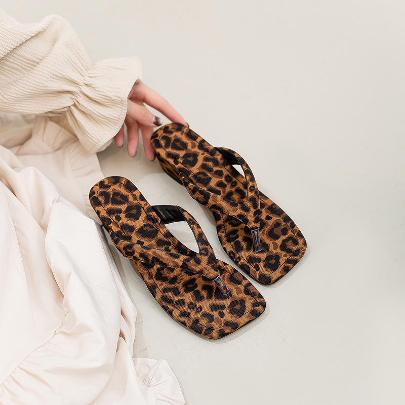 Flip flops platform