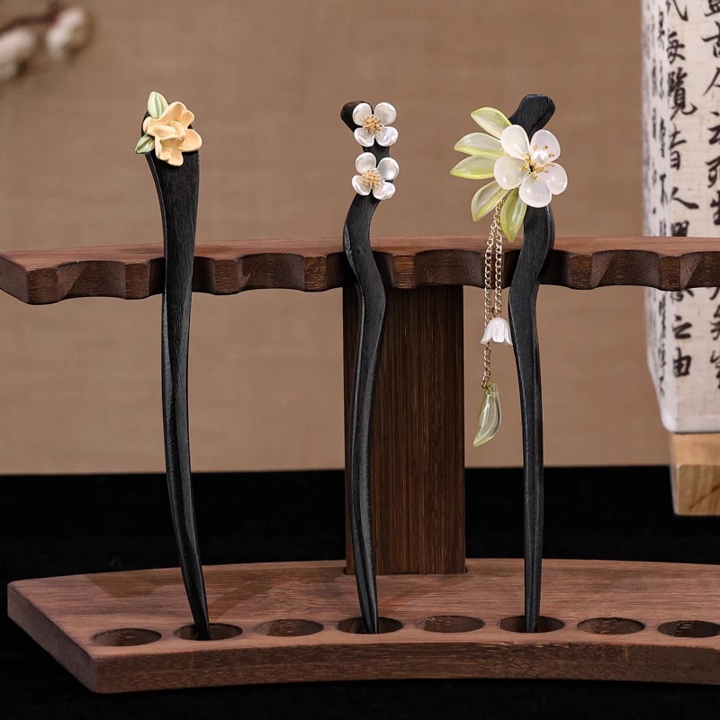 Nueva horquilla china 2025 nuevo estilo estilo antiguo horquilla mujer falda de cara de caballo de alta calidad estilo nacional horquilla de madera paso a paso horquilla tocado